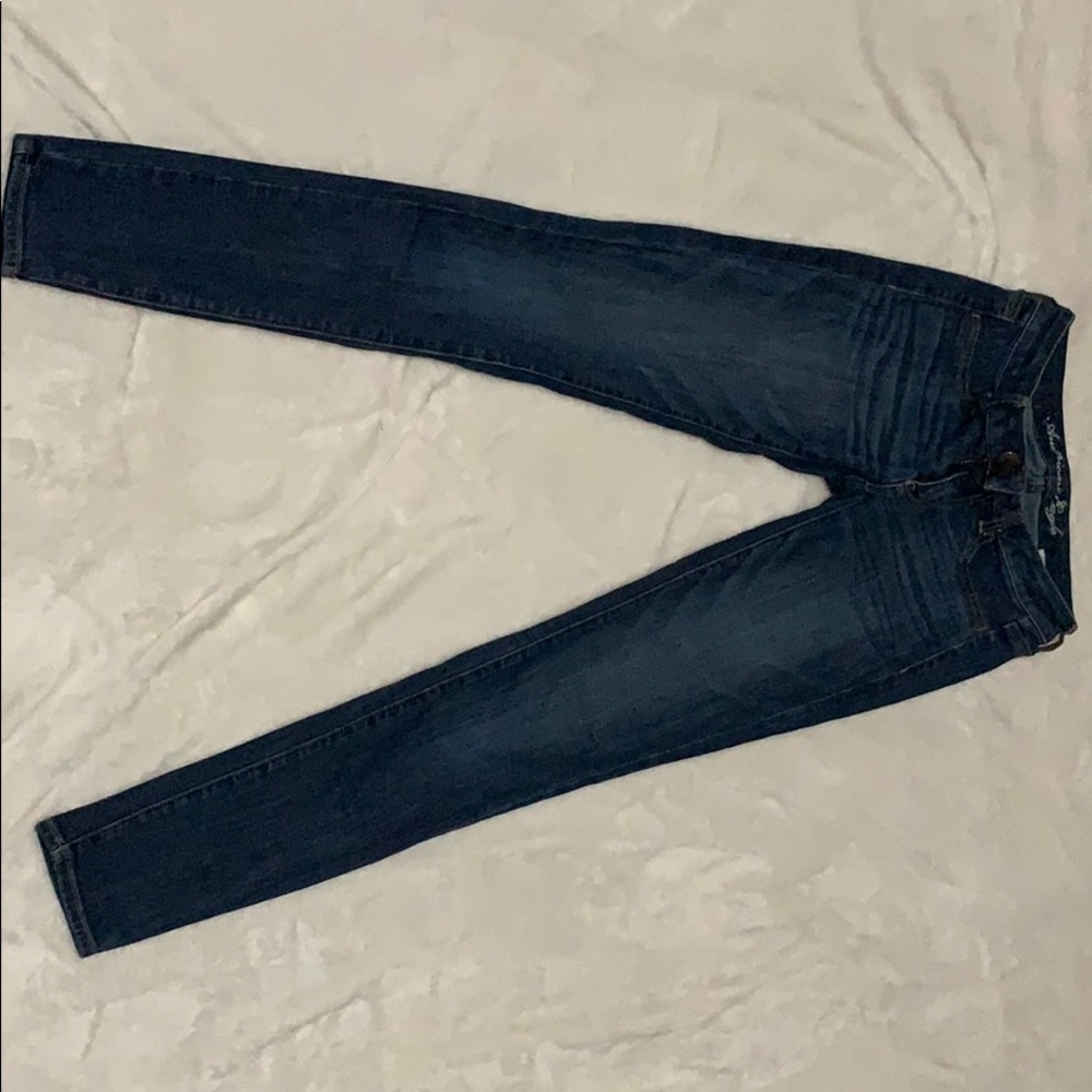American Eagle Medium Wash Skinny Jeans Size 2